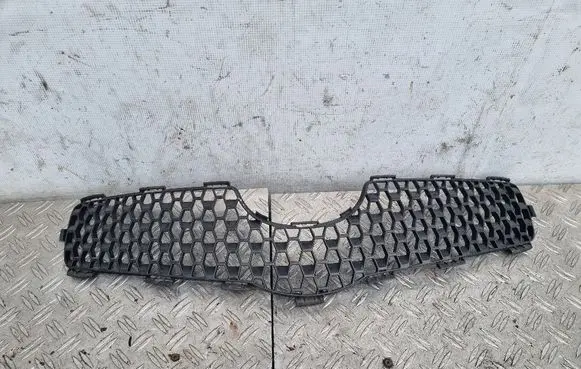 Toyota Yaris Front grill 531110D140