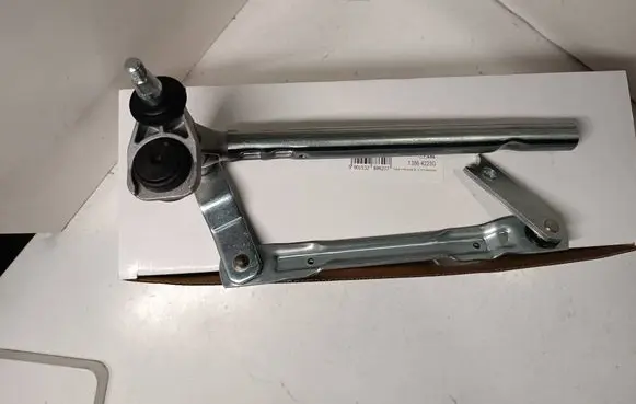 Front wiper linkage