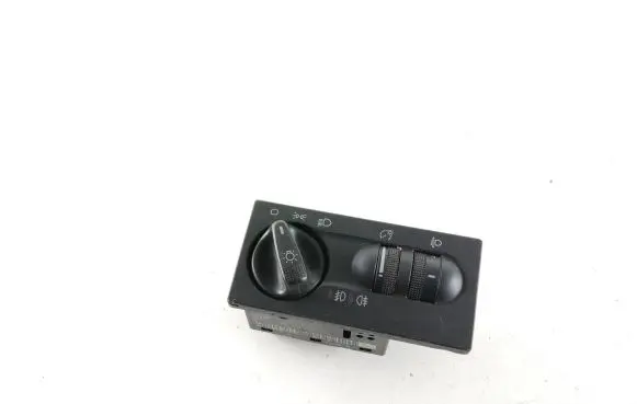 Volkswagen Golf III Light switch 1H6941532E 04050511 32890
