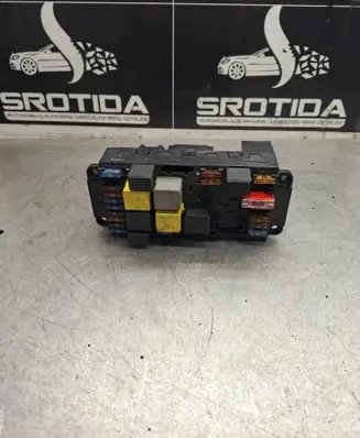 Mercedes-Benz C W203 Fuse box set 2035453001 5DK00848552