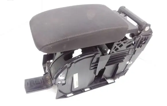 Volkswagen Golf VI Armrest 1K0864207E
