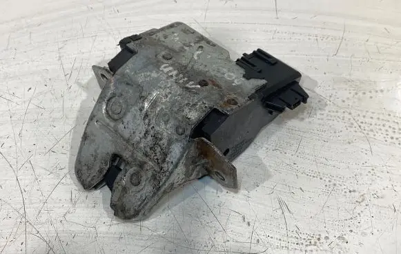 Mercedes-Benz C W203 Loading door lock 1U0905101 C17637 610Z01001