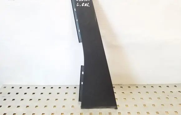 Front door glass trim molding