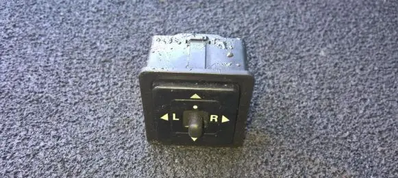 Mitsubishi Pajero Wing mirror switch 2775