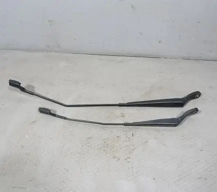 Peugeot 208 Front wiper blade arm 9673292080