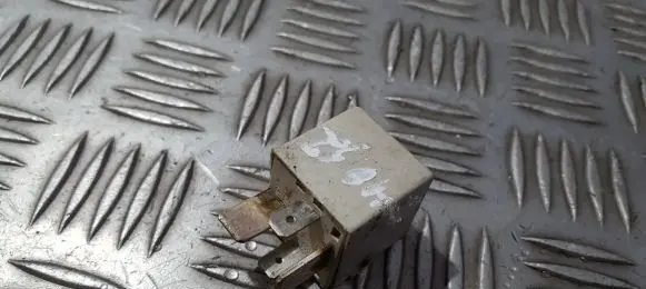 Audi A8 S8 D3 4E Other relay 8d0951253 370