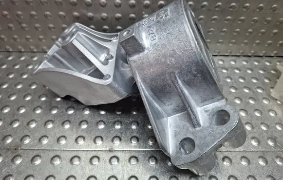 Fiat Doblo Engine mount bracket S27649830 517991100