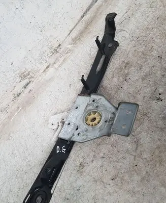Dodge Caliber Rear window lifting mechanism without motor