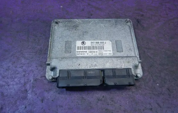 Skoda Fabia Mk1 (6Y) Engine control unit/module ECU 047906033J