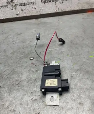 Chrysler 300 - 300C Aerial antenna amplifier 05059070AE 052005 252730