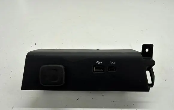 Buick Encore GX I USB socket connector 13561808 13549941 13555488