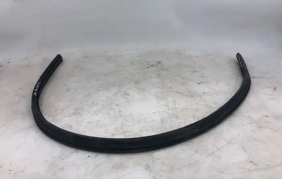 Opel Astra L Engine compartment rubber 