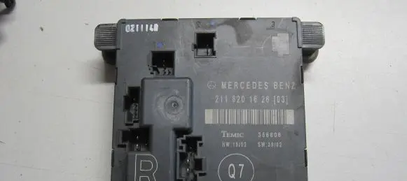 Mercedes-Benz E W211 Door control unit/module 2118201626