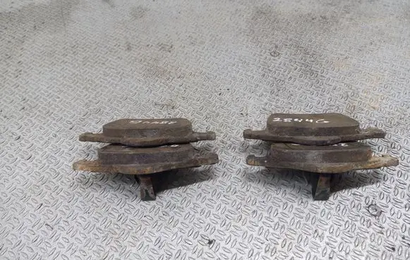 Volvo V70 Brake pads (rear) 
