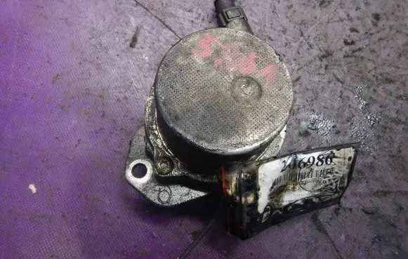 Peugeot 406 Vacuum pump 9631971580