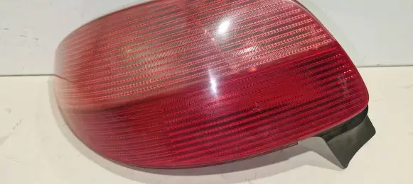 Peugeot 206 Rear/tail lights 2531G