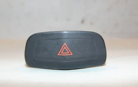 Nissan Primera Hazard light switch 25290AU000