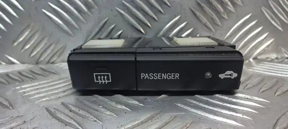 Toyota Avensis T250 Mirror heating switch 84790-05130