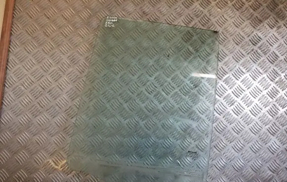 Nissan Navara D40 Rear door window glass 43R000479
