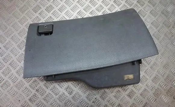 Glove box