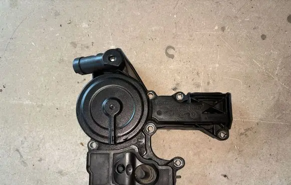 Audi A4 Allroad Oil breather separator 06H103495