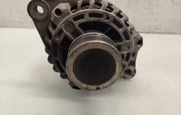 Opel Zafira B Generator/alternator 93169028