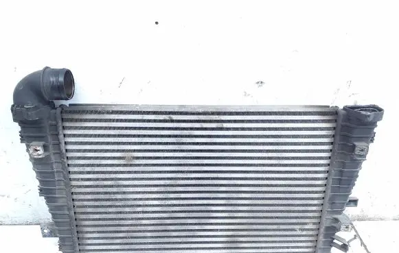 Opel Zafira B Intercooler radiator 13223395