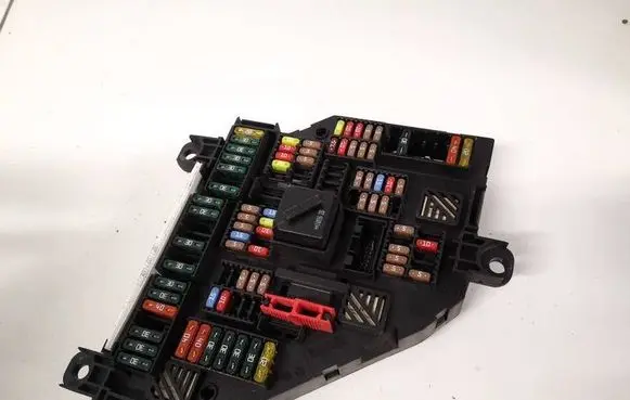 BMW 5 F10 F11 Fuse box set 921085702 117033452