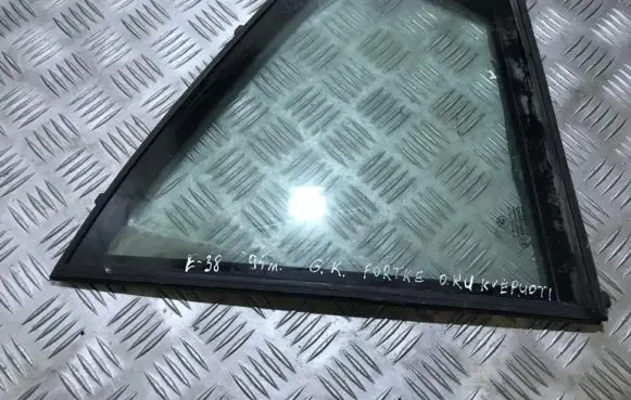 BMW 7 E38 Rear side window