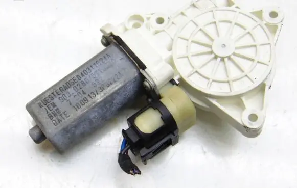 BMW 6 F06 Gran coupe Front door window regulator motor 7304522