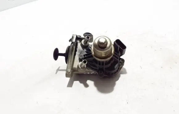BMW 5 G30 G31 EGR valve 8513132