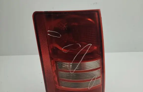 Chrysler Town & Country V Rear/tail lights