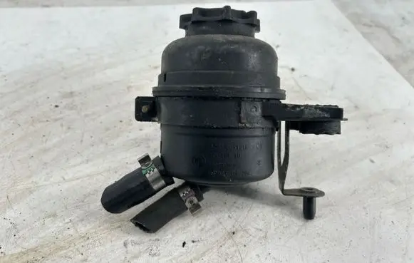 BMW X1 E84 Power steering fluid tank/reservoir 10637110