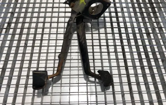 Volkswagen I LT Pedal assembly 