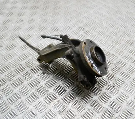Peugeot 208 I Front wheel hub 