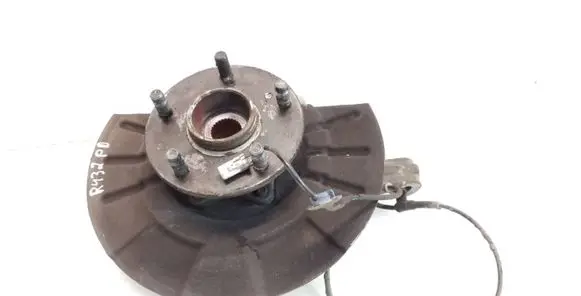 Suzuki Grand Vitara II Front wheel hub spindle knuckle
