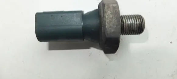 Volkswagen PASSAT B6 Oil pressure sensor 036919081B