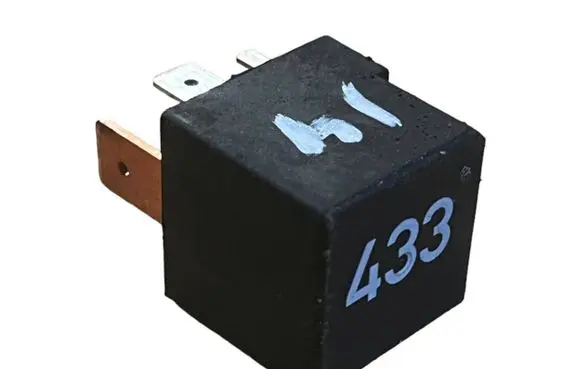 Volkswagen Touran I Other relay 3D0951253A