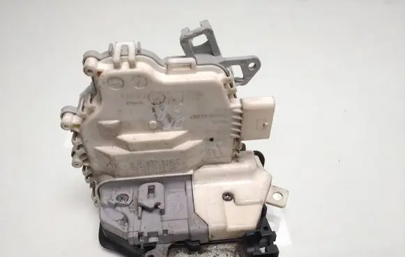 Audi A4 S4 B8 8K Front door lock 8J1837016C