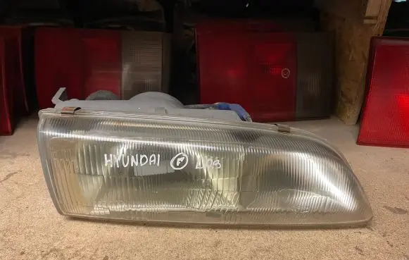 Hyundai H-100 Headlight/headlamp 2594