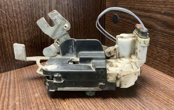 Citroen Jumper Front door lock 9136G3 B792