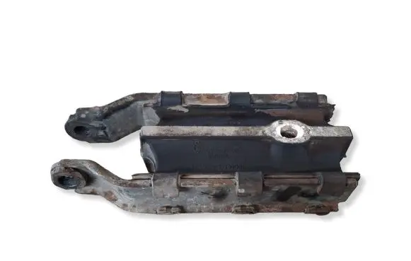 Volvo S60 Engine mount bracket 31262935
