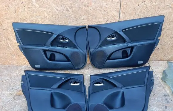 Toyota Avensis T270 Front door card panel trim 129265 082FLEE