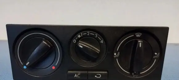 Volkswagen Golf IV Climate control unit 1J0820045F 657837L11