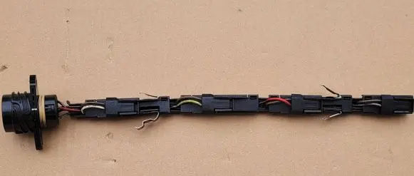 Audi A4 S4 B5 8D Fuel injector wires 038971600