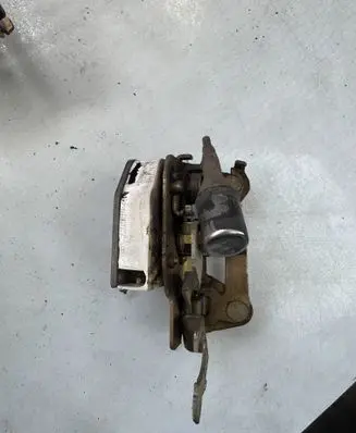 Renault Trafic I Front door lock 32243423