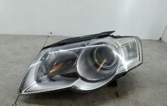 Volkswagen PASSAT B6 Headlight/headlamp 3C0941005AA