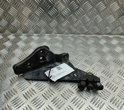 Mercedes-Benz Citan W415 Sliding door upper roller guide/hinge 497763F