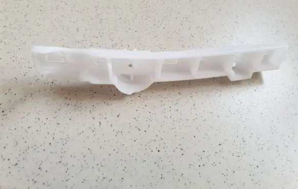 Nissan Note (E11) Front bumper mounting bracket 622259U000