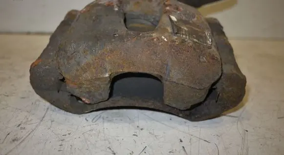 Peugeot 3008 I Front brake caliper